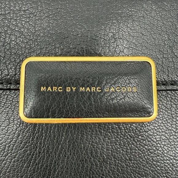 Marc By Marc Jacobs Black and Gold Pegg Medium Crossbody Bag Leather Chic - Picture 2 of 10